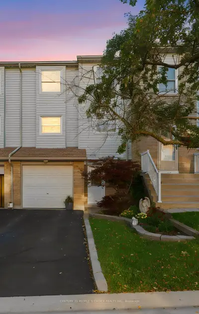 Condo Townhouse in Mississauga