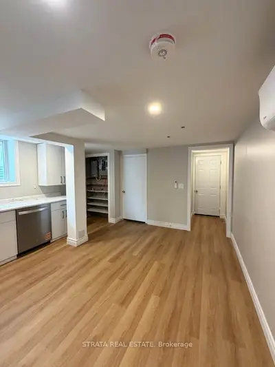 14 Rainswood Court N Basement, Toronto, On M3m 1g2