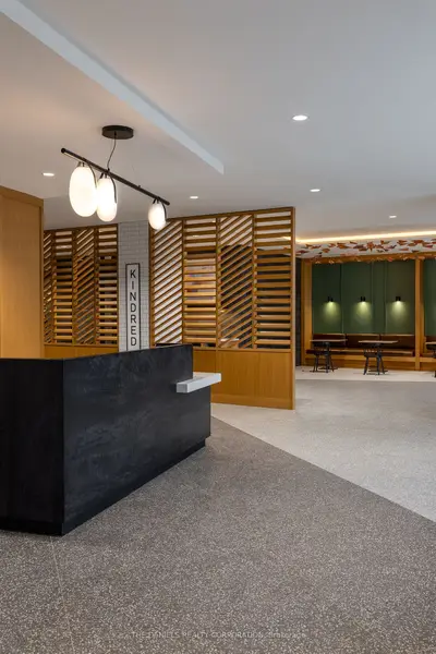 2495 Eglinton Avenue W 1106, Mississauga, On L5m 2t2