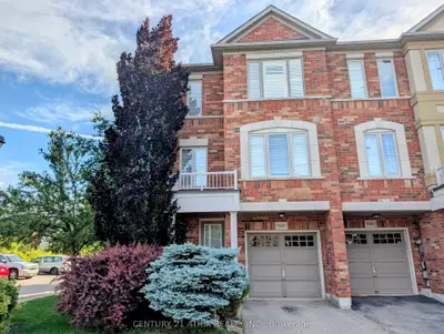 Att/Row/Townhouse in Mississauga
