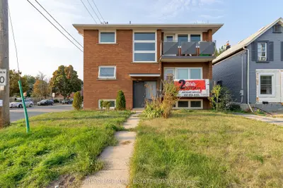 Triplex in Toronto