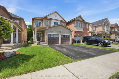 1077 Knotty Pine Grove, Mississauga, On L5w 1j6