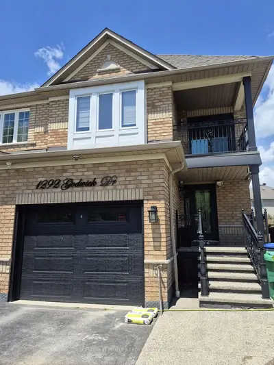 Semi-Detached in Mississauga