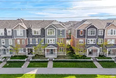 Att/Row/Townhouse in Milton