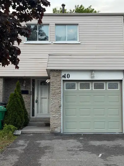 Condo Townhouse in Mississauga