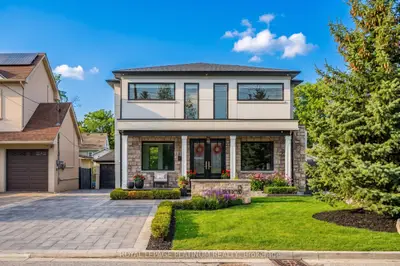 13 Arch Road, Mississauga, On L5m 1m4