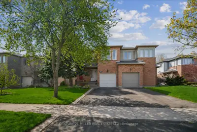 Semi-Detached in Oakville