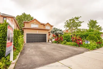 31 COLLEYVILLE Street, Brampton, ON L7A 1G8