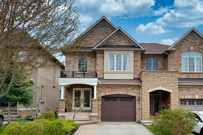 Semi-Detached in Oakville