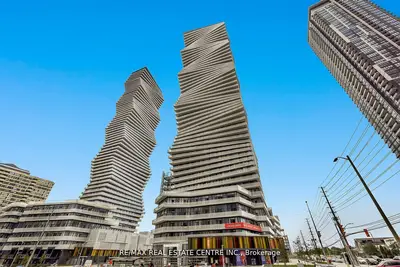 Condo Apartment in Mississauga