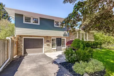Detached in Burlington