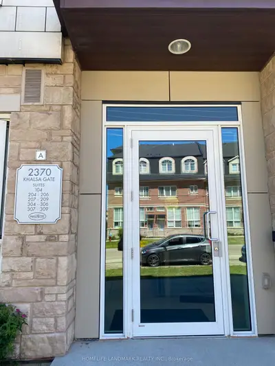 Condo Townhouse in Oakville