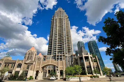 Condo Apartment in Mississauga