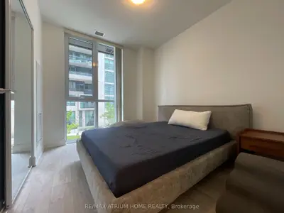 70 Annie Craig Drive Th 105, Toronto, On M8v 0c4