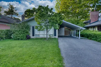 10 Kennebec Crescent, Toronto, On M9w 2r7
