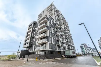 Condo Apartment in Oakville