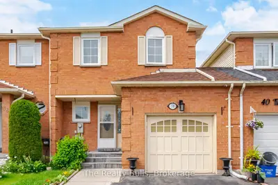 Att/Row/Townhouse in Brampton
