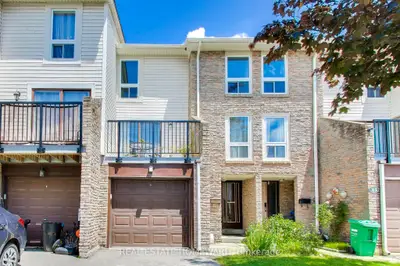 Condo Townhouse in Mississauga
