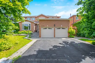 Detached in Oakville
