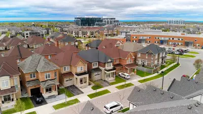 Detached in Oakville