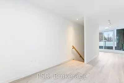 49 Broadfield Drive W 229, Toronto, On M9c 0e3