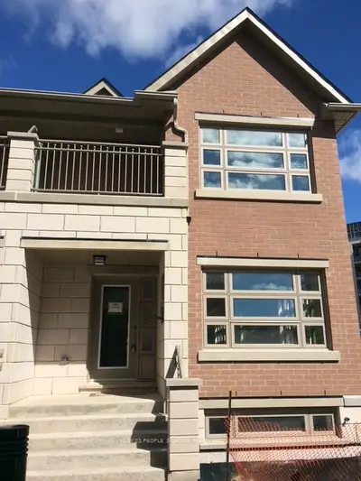 Condo Townhouse in Oakville