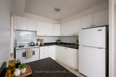 890 Jane Street 1508, Toronto, On M6n 4c3