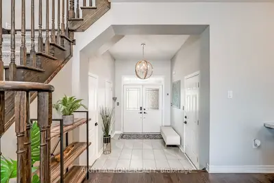 2033 Trawden Way, Oakville, On L6m 0m2