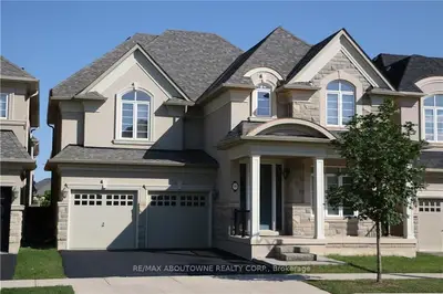 Detached in Oakville