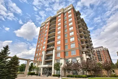 Condo Apartment in Oakville