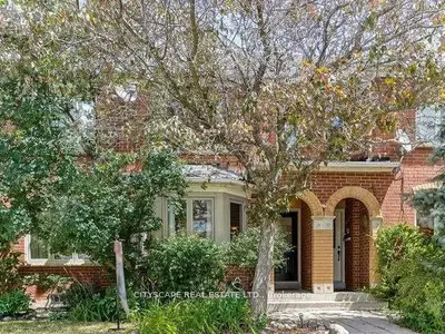 Att/Row/Townhouse in Oakville