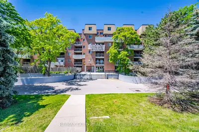3025 The Credit Woodlands Drive 251, Mississauga, On L5c 2v3