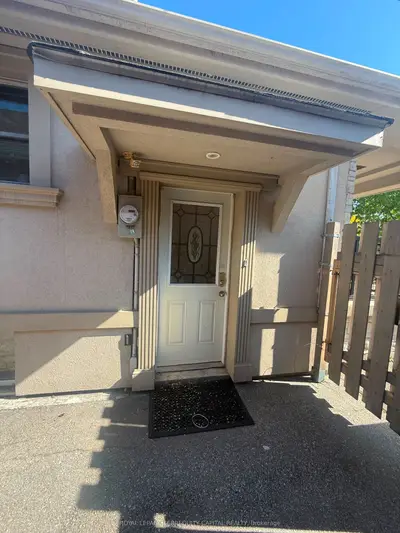 29 Glamis Avenue Lower, Toronto, On M6n 4h5