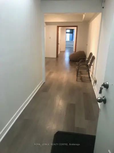 106 Lakeshore Road E 206, Mississauga, On L5g 1e3