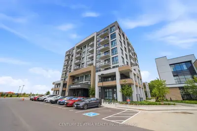 Condo Apartment in Milton