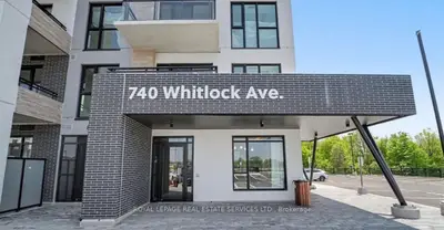 Condo Apartment in Milton