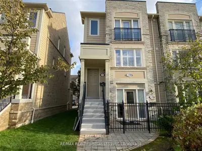 Condo Townhouse in Mississauga
