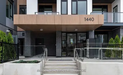 Condo Apartment in Milton