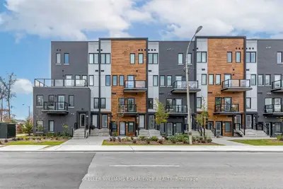 Condo Townhouse in Toronto