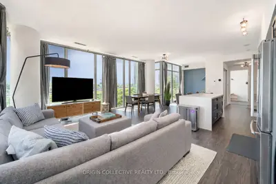 105 The Queensway Avenue 302, Toronto, On M6s 5b5