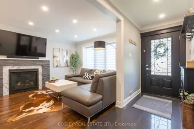 15 Wareside Road, Toronto, On M9c 3b1