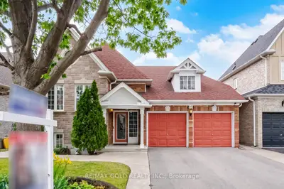 25 Treeline Boulevard, Brampton, On L6p 1c5