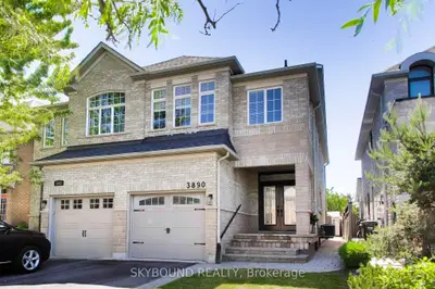 Semi-Detached in Mississauga