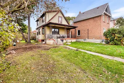 16 Cliff Street, Toronto, On M6n 4l6