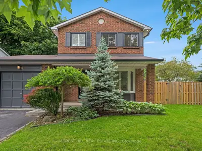 Detached in Oakville