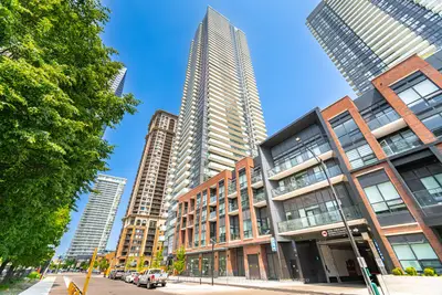 Condo Apartment in Mississauga