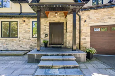 1568 Broadmoor Avenue, Mississauga, On L5g 3v1