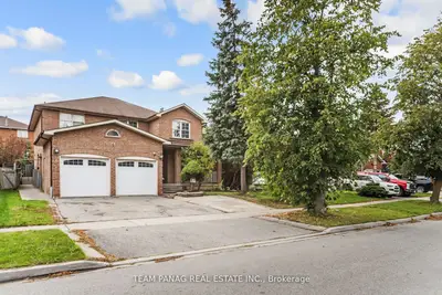 Duplex in Brampton