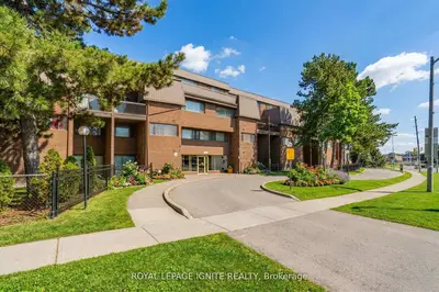 Condo Townhouse in Mississauga