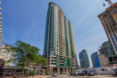 Condo Apartment in Mississauga